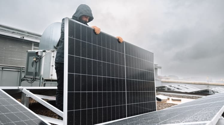 YASNO пропонує сервісне обслуговування сонячних станцій